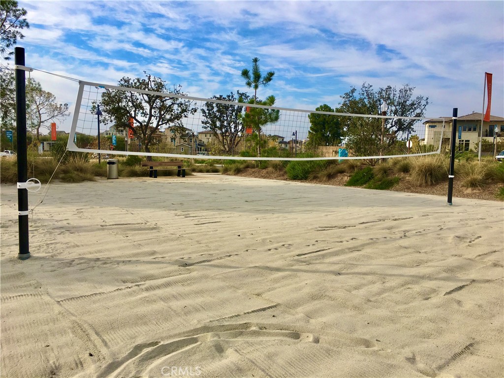 https://media.crmls.org/medias/01a253d2-6922-4884-a420-b3366e775b71.jpg?preset=X-Large