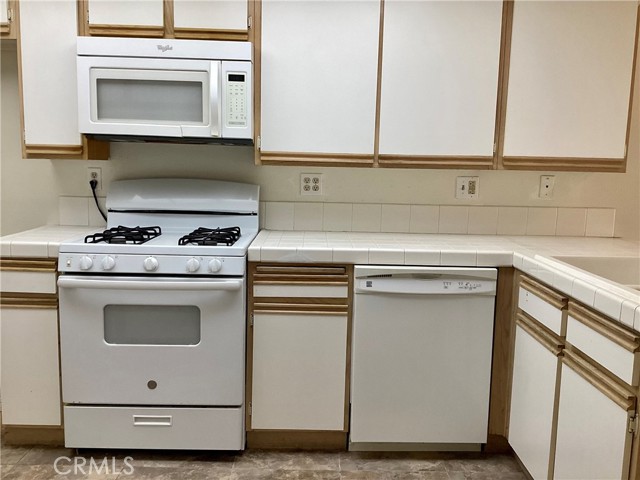 Detail Gallery Image 10 of 28 For 44508 15th St #7,  Lancaster,  CA 93535 - 2 Beds | 2 Baths