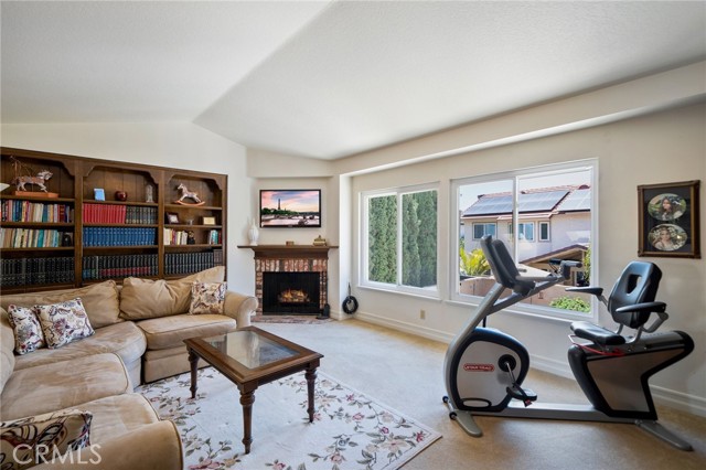 21291 Calle Recreo, Lake Forest CA: https://media.crmls.org/medias/01a27c5f-90bd-4485-8764-fdbea4c6c6b0.jpg
