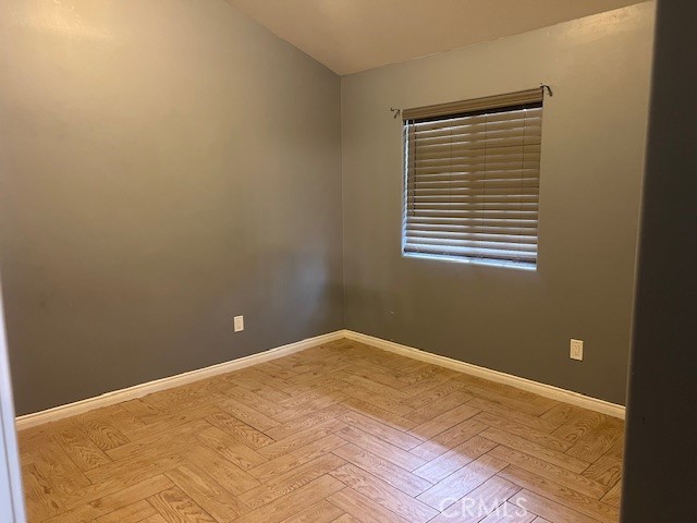 Detail Gallery Image 14 of 19 For 603 Calle Del Sol, Bakersfield,  CA 93307 - 4 Beds | 2 Baths