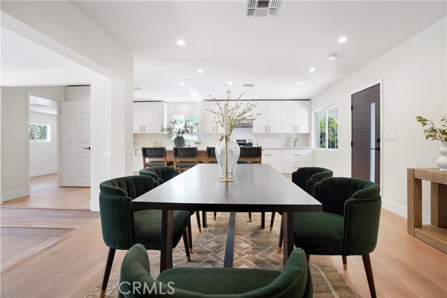 Detail Gallery Image 17 of 51 For 18324 Sylvan St, Tarzana,  CA 91335 - 4 Beds | 2 Baths