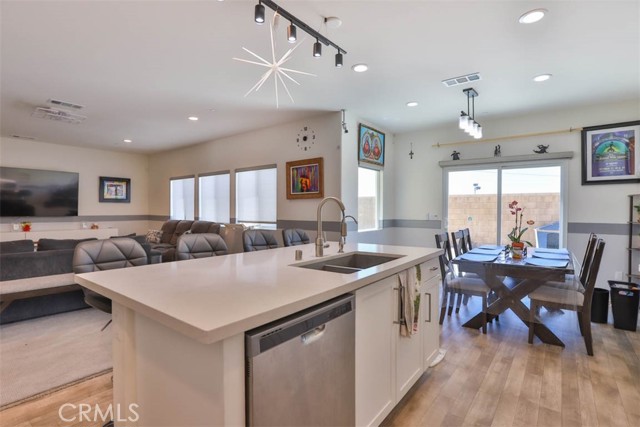 Detail Gallery Image 18 of 46 For 15765 Kings Peak Dr, Fontana,  CA 92336 - 5 Beds | 3 Baths
