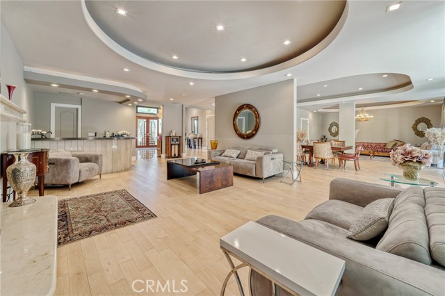 15737 Sutton Street, Encino CA: https://media.crmls.org/medias/01a62014-13ea-4ad8-825f-0abadf3de62e.jpg