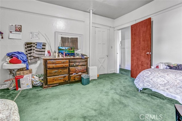 1470 W Adams Boulevard, Los Angeles CA: https://media.crmls.org/medias/01a6a92b-b3fc-4e0d-9b7e-e9e6dd951c06.jpg