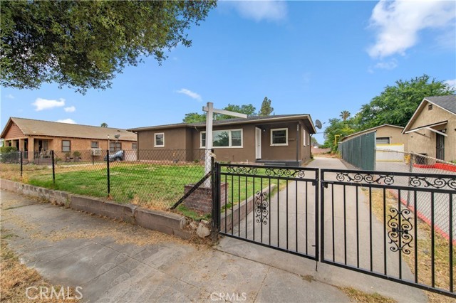 Detail Gallery Image 1 of 1 For 2058 N Pico Ave, San Bernardino,  CA 92411 - 4 Beds | 3 Baths