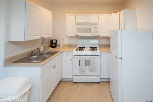 2324 S Coast, Laguna Beach CA: https://media.crmls.org/medias/01a7bda8-537d-49fb-aaed-351045355b00.jpg