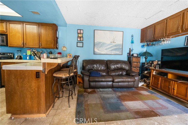 Detail Gallery Image 8 of 23 For 9024 Willis, Panorama City,  CA 91402 - 2 Beds | 2/1 Baths