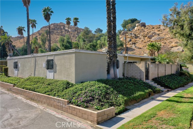 Detail Gallery Image 15 of 16 For 3090 Panorama Rd a,  Riverside,  CA 92506 - 2 Beds | 2 Baths