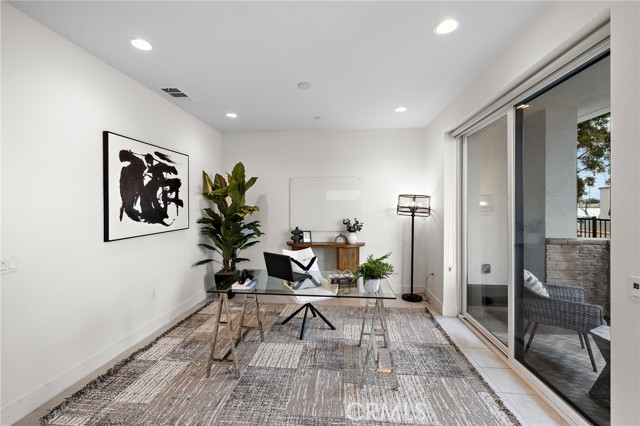 Detail Gallery Image 5 of 50 For 645 W 17th St, Costa Mesa,  CA 92627 - 3 Beds | 2/2 Baths