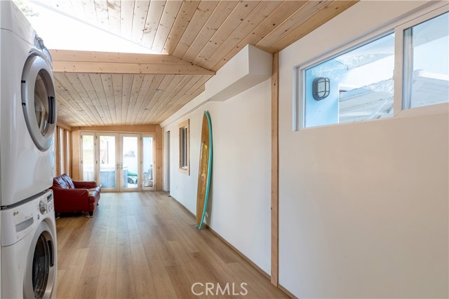 1924 Robinson Street, Redondo Beach, California 90278, 2 Bedrooms Bedrooms, ,2 BathroomsBathrooms,Residential,Sold,Robinson,SB22083068