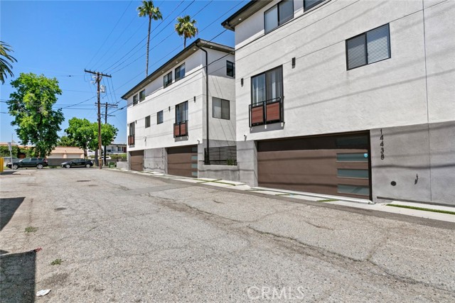 Detail Gallery Image 3 of 37 For 14438 Tiara St, Sherman Oaks,  CA 91401 - 3 Beds | 2/1 Baths