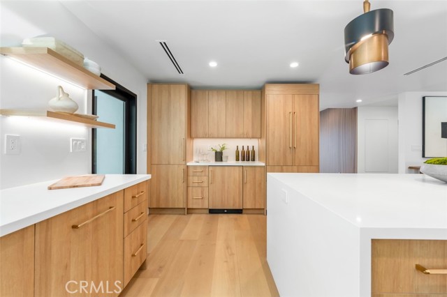 5019 Donna Avenue, Tarzana CA: https://media.crmls.org/medias/01a9c56d-ffc0-4a8a-ad37-2d40c996a067.jpg