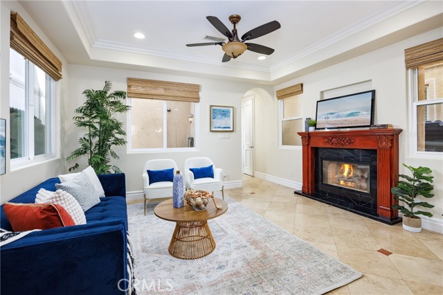 Detail Gallery Image 12 of 42 For 209 Chicago Ave, Huntington Beach,  CA 92648 - 3 Beds | 3/2 Baths