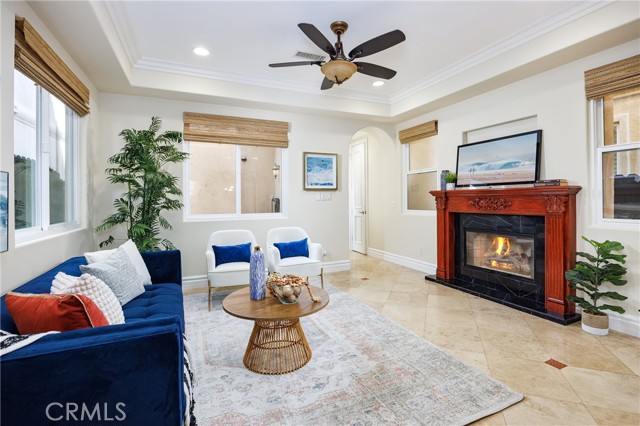 Detail Gallery Image 12 of 42 For 209 Chicago Ave, Huntington Beach,  CA 92648 - 3 Beds | 3/2 Baths