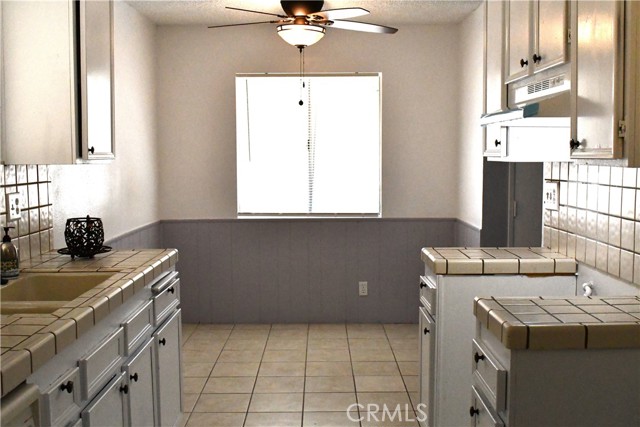 1956 Calle Arboleda, Hemet CA: https://media.crmls.org/medias/01a9f347-eba8-47ed-b7b5-84d275864c73.jpg