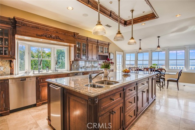 Detail Gallery Image 47 of 54 For 1409 via Arco, Palos Verdes Estates,  CA 90274 - 7 Beds | 5/2 Baths