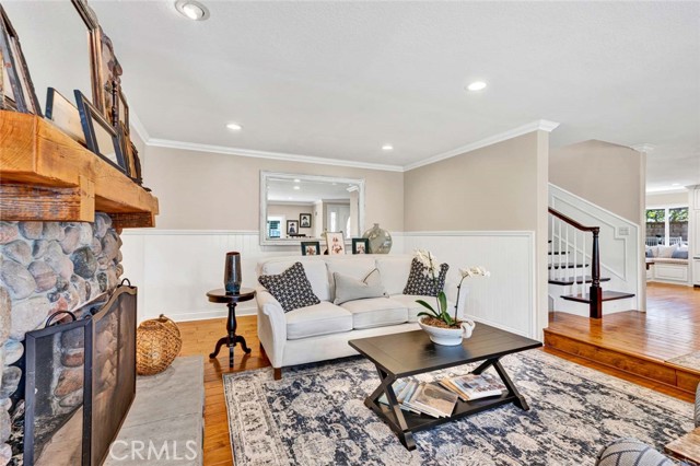 Image 20 of 60 For 20012 Mural Circle