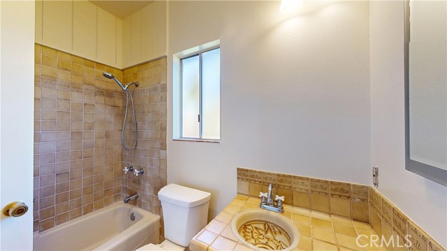 606 N Ohio Street, Anaheim CA: https://media.crmls.org/medias/01ac4751-f9f6-4088-91df-3b51de0d9995.jpg