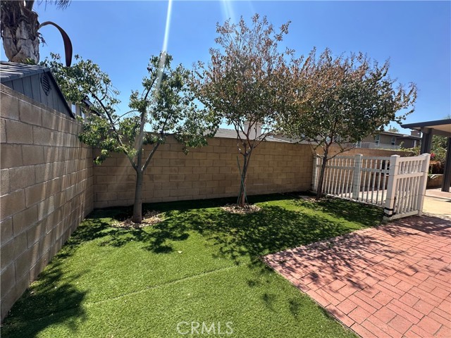Detail Gallery Image 5 of 23 For 16453 Freesia Ct, Fontana,  CA 92336 - 4 Beds | 3 Baths