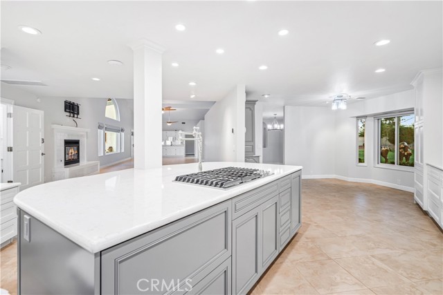 Detail Gallery Image 17 of 74 For 2755 W Avenue, Palmdale,  CA 93551 - 5 Beds | 3/1 Baths
