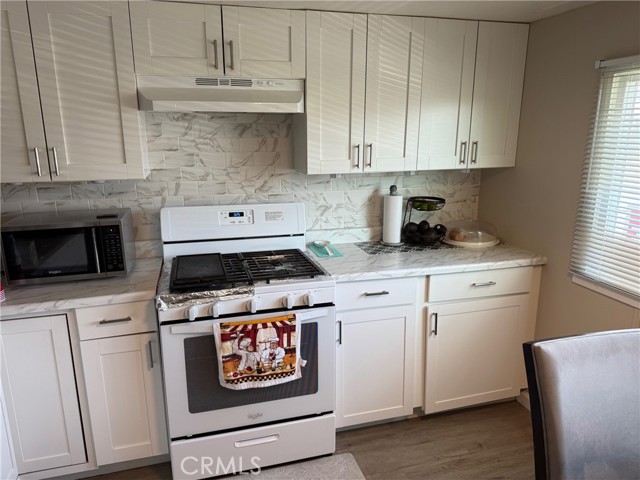 Detail Gallery Image 5 of 17 For 260 N Lyon #38,  Hemet,  CA 92543 - 2 Beds | 1 Baths