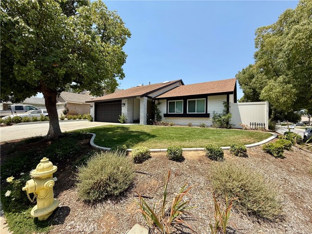 13342 Daffodil, Yucaipa CA: https://media.crmls.org/medias/01ae9a86-6fc5-45b3-ad43-4342389728b7.jpg