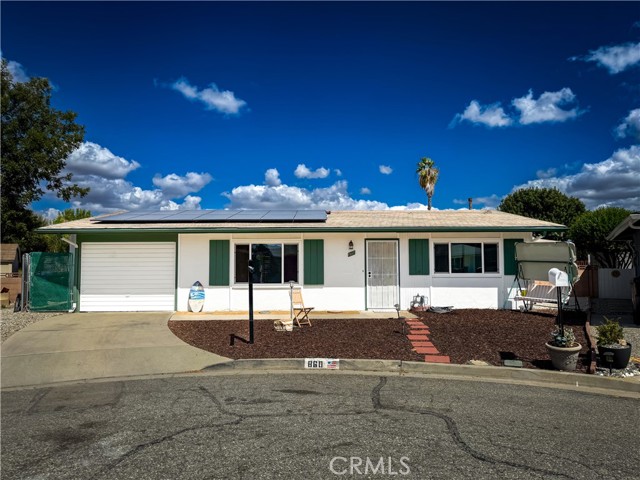 860 S Alessandro St, Hemet, CA 92543