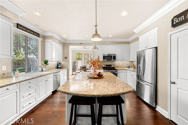 40026 Stowe Road, Temecula CA: https://media.crmls.org/medias/01b10114-599c-4fa5-bbed-0186d17bef61.jpg