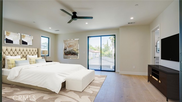 Detail Gallery Image 39 of 68 For 6250 Lindley Ave, Encino,  CA 91316 - 4 Beds | 3/1 Baths