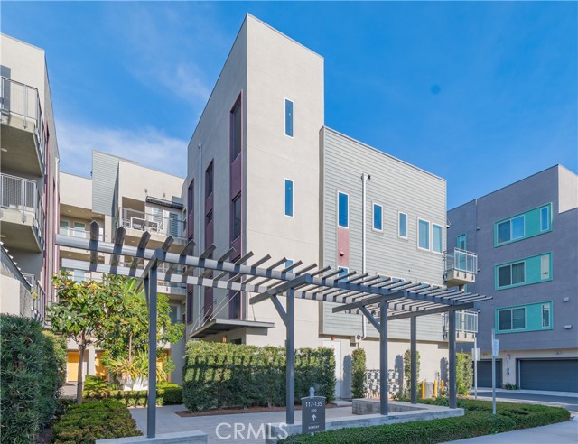 Front Image Thumbnail for CROC26044098