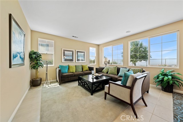 12729 Indian Ocean Drive, Etiwanda CA: https://media.crmls.org/medias/01b3f41e-fcc7-44ff-9e89-c69a7755ec93.jpg