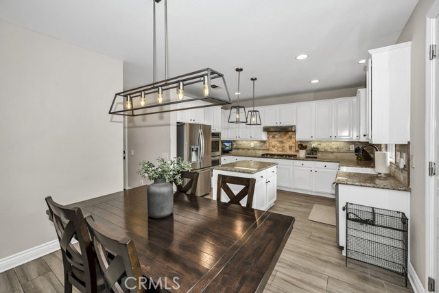 24030 Via Vizcaya, Valencia CA: https://media.crmls.org/medias/01b44c4d-229e-43d3-a37b-0f5ec39f4731.jpg