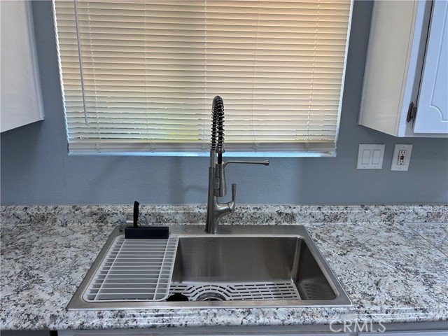 15400 Don Roberto Road, Victorville CA: https://media.crmls.org/medias/01b47c47-f227-49c2-93e8-74125403dc60.jpg