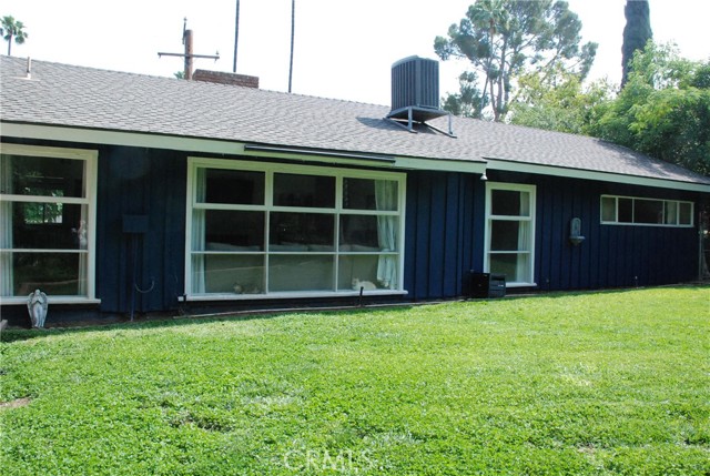 360 Campbell Avenue, Redlands CA: https://media.crmls.org/medias/01b4a57b-1882-49c4-8fa3-8d2150ce230c.jpg