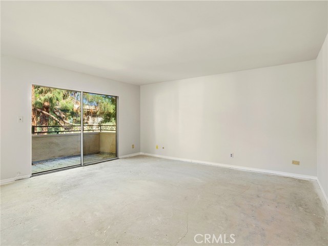 6724 Hillpark Drive, 302 photo 12