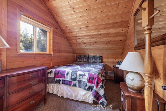 Detail Gallery Image 21 of 28 For 38756 Big Bear Bld, Big Bear Lake,  CA 92315 - 2 Beds | 2 Baths