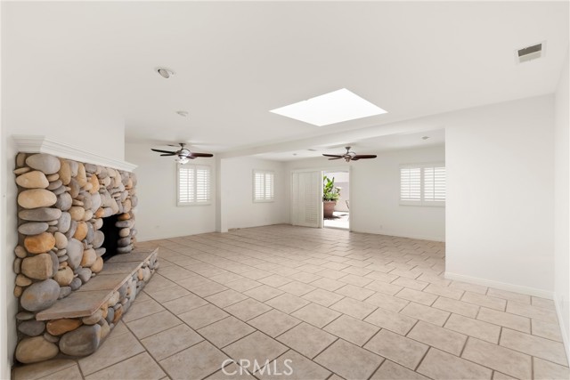 Detail Gallery Image 2 of 27 For 1841 Lake St, Huntington Beach,  CA 92648 - 3 Beds | 2 Baths