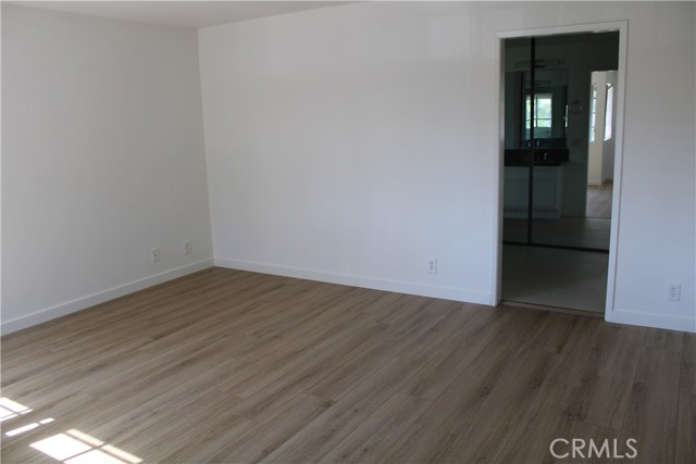 24 Woodgrove, Irvine CA: https://media.crmls.org/medias/01b61371-dffa-4641-b4fe-28199adc81a0.jpg