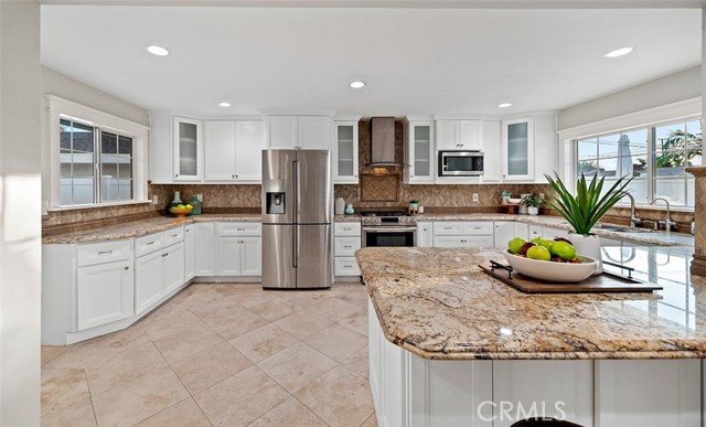 Detail Gallery Image 11 of 59 For 2039 S Eileen Dr, Anaheim,  CA 92802 - 4 Beds | 3 Baths