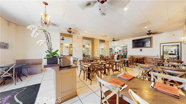 3630 E Slauson Avenue, Maywood CA: https://media.crmls.org/medias/01b685e0-4192-4584-b37b-5a6d43779936.jpg