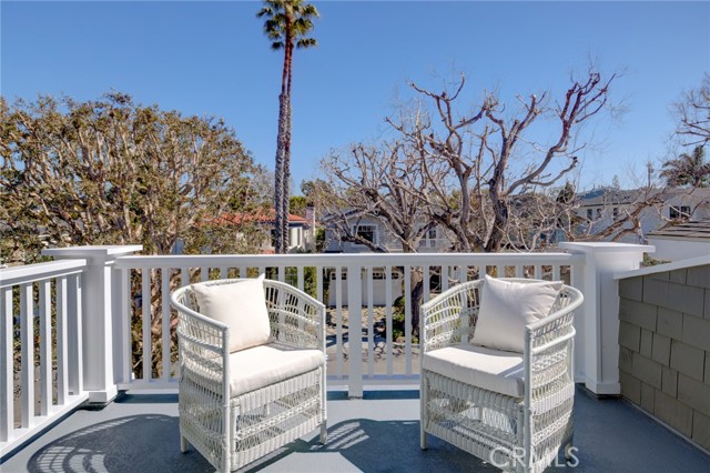 2905 Poinsettia Avenue, Manhattan Beach, California 90266, 5 Bedrooms Bedrooms, ,4 BathroomsBathrooms,Residential,Sold,Poinsettia,SB22039564