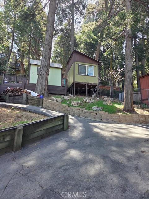 Detail Gallery Image 3 of 32 For 23553 Lake Dr, Crestline,  CA 92325 - 2 Beds | 2 Baths