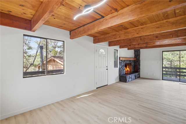 Detail Gallery Image 11 of 47 For 2386 Independence Ln, Running Springs,  CA 92382 - 2 Beds | 1/1 Baths