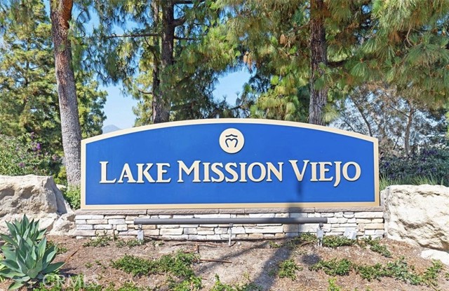 Enjoy Lake Mission Viejo privileges.