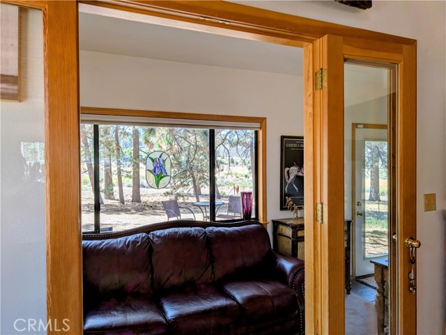 1575 Petersen Lane, Frazier Park CA: https://media.crmls.org/medias/01bb713b-52c9-4bcf-8c3f-19ef8896d928.jpg