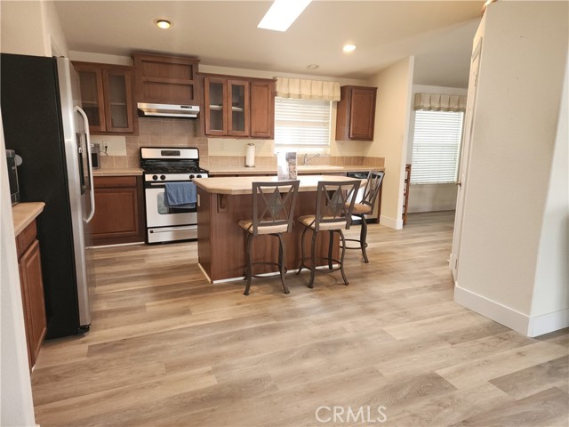 Detail Gallery Image 6 of 10 For 310 Magpie, Fountain Valley,  CA 92708 - 3 Beds | 2 Baths