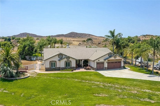 21551 Via Liago, Perris CA: https://media.crmls.org/medias/01bc01a3-3649-40b4-b159-483a82797e35.jpg