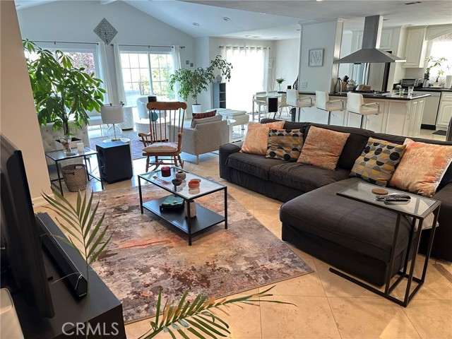 24017 Sylvan Street, Woodland Hills CA: https://media.crmls.org/medias/01bcb478-e23d-4e16-a2fb-855e38f385be.jpg
