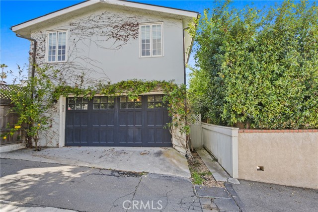 Detail Gallery Image 33 of 45 For 464 Holly, Laguna Beach,  CA 92651 - 4 Beds | 3/1 Baths