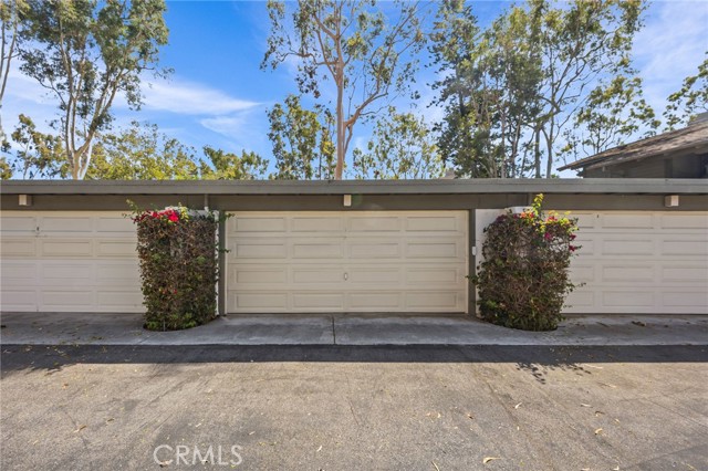 9 Las Brisas, Irvine CA: https://media.crmls.org/medias/01bcc064-9f76-4dff-bffc-780408f0a35f.jpg